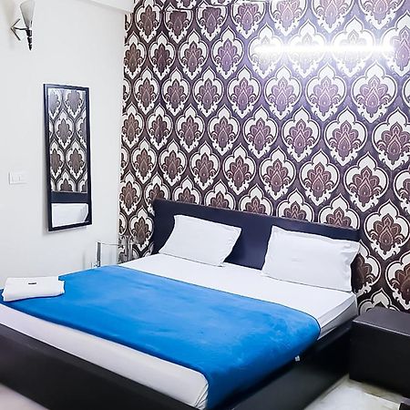 Deluxe Room In Cr Park Yeni Delhi Dış mekan fotoğraf