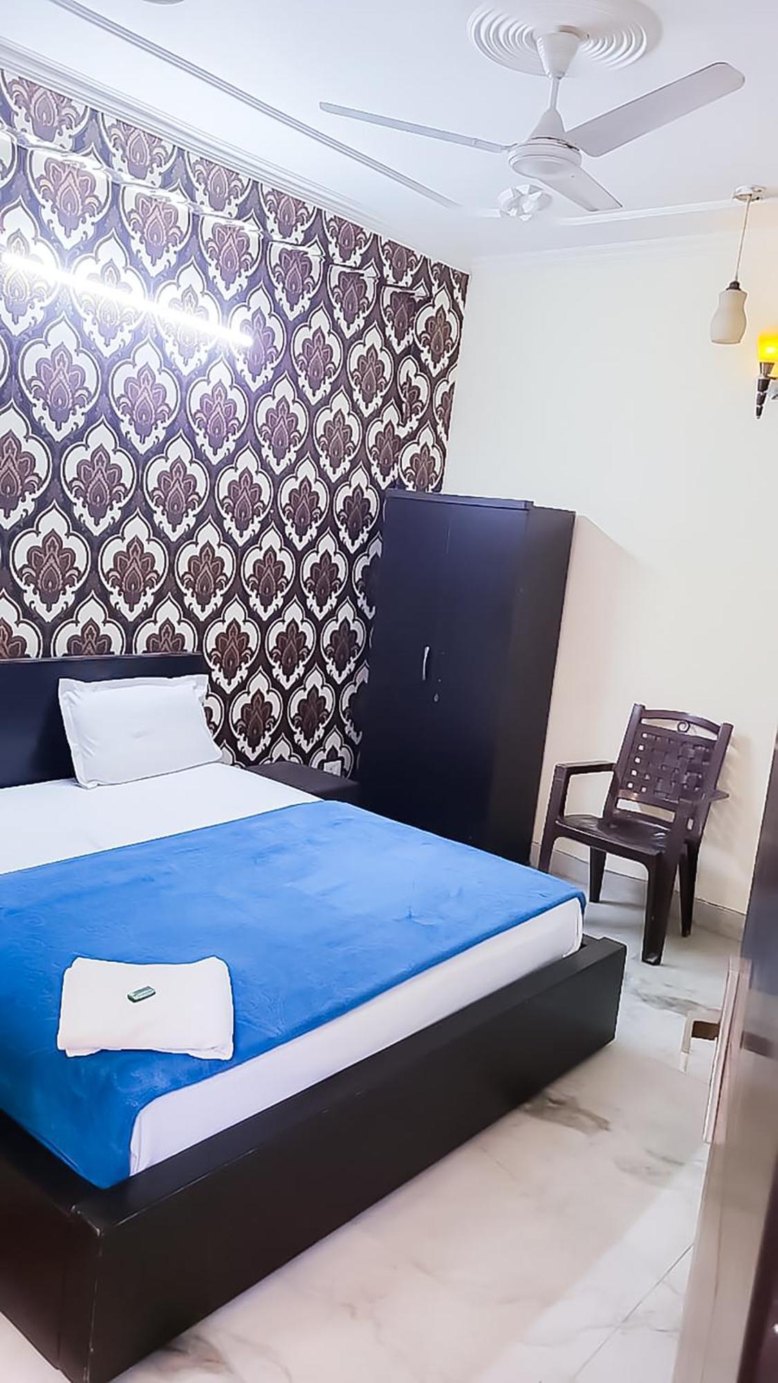 Deluxe Room In Cr Park Yeni Delhi Dış mekan fotoğraf