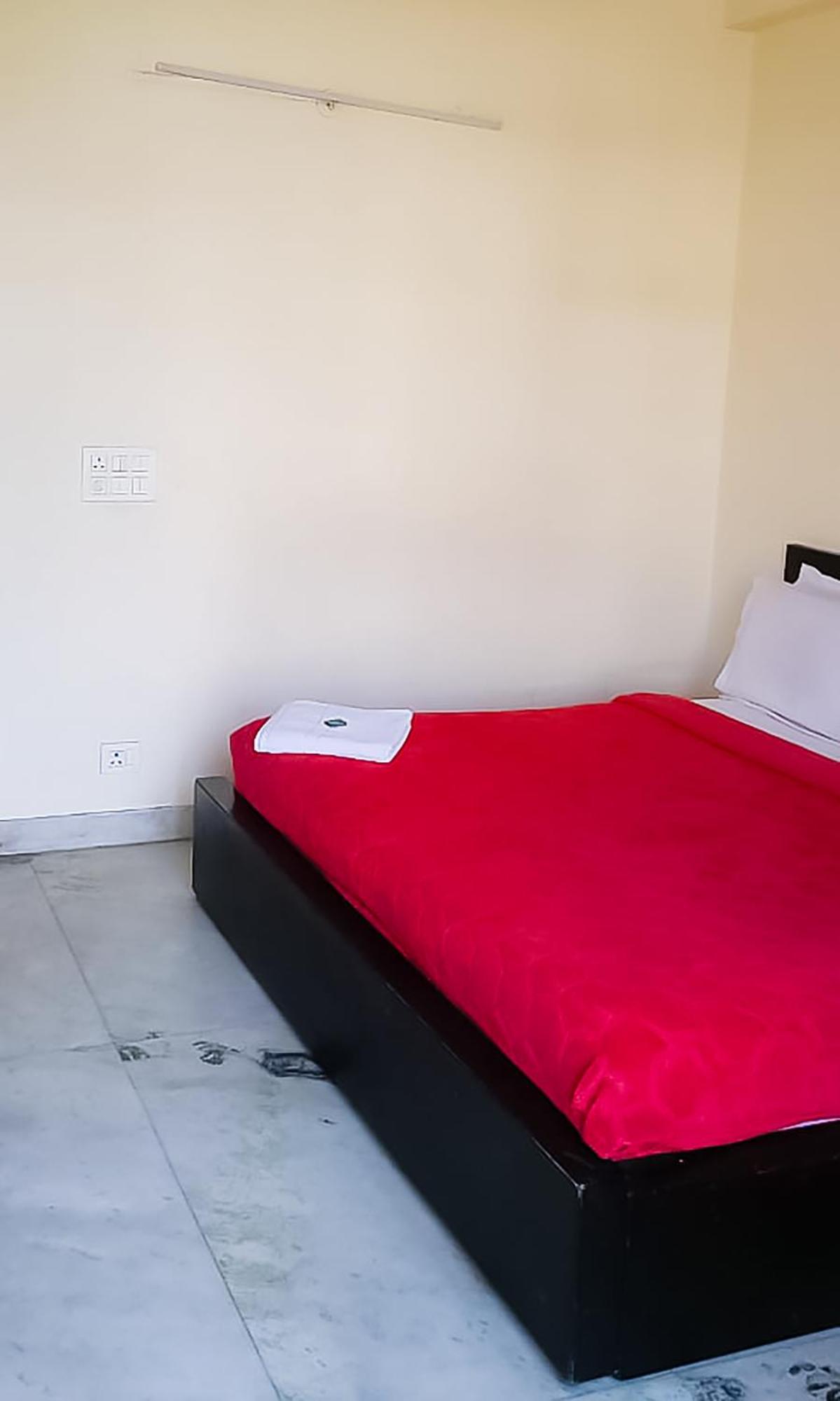 Deluxe Room In Cr Park Yeni Delhi Dış mekan fotoğraf