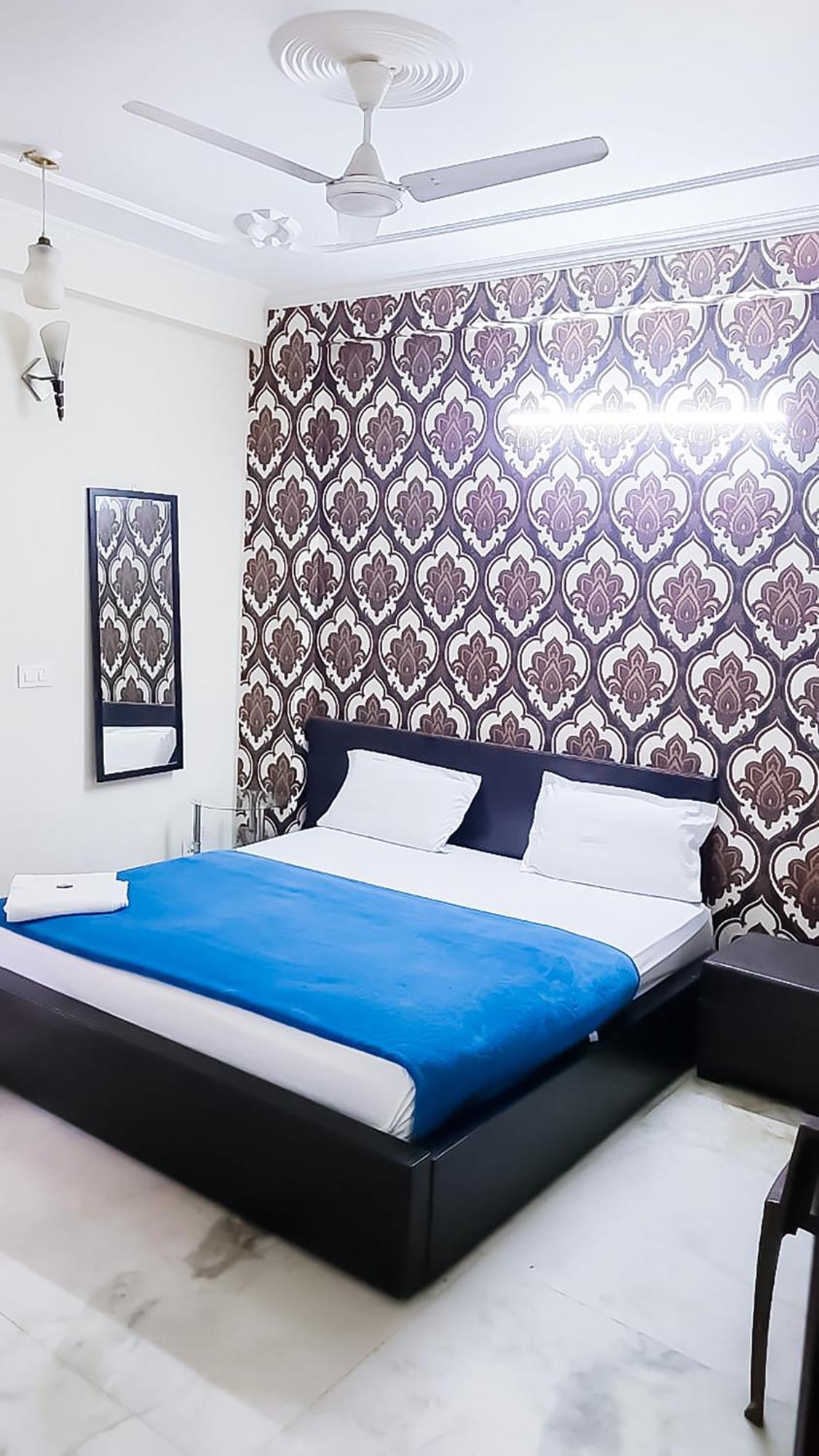Deluxe Room In Cr Park Yeni Delhi Dış mekan fotoğraf
